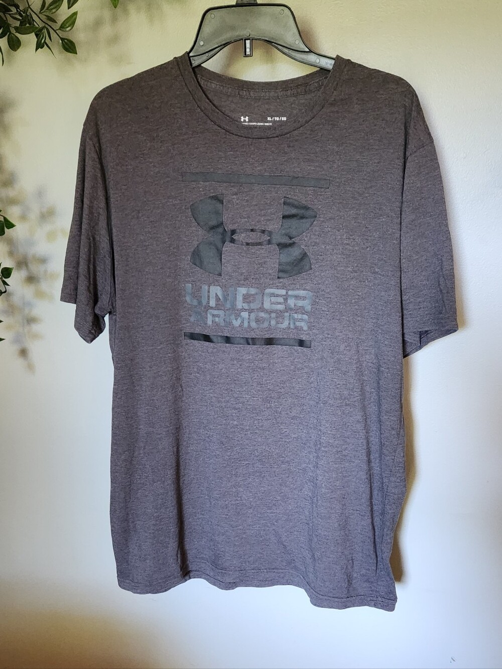 Under Armour Heather Gray Graphic Logo Short Sleeve Tee